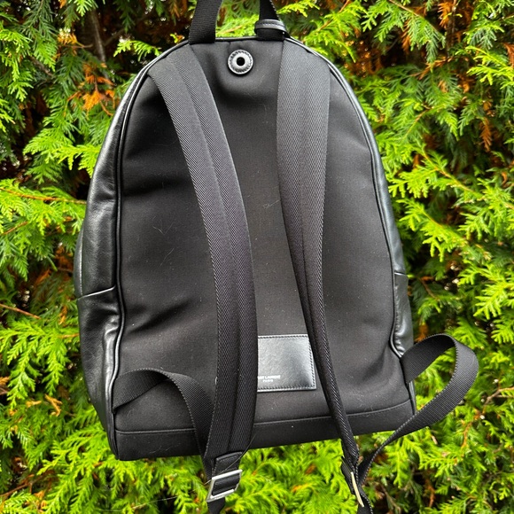 Saint Laurent
Men's Black Ysl City Star Embossed Backpack leather unisex - Picture 15 of 16